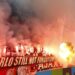 CĐV Ajax khiến sân vận động bốc cháy dữ dội