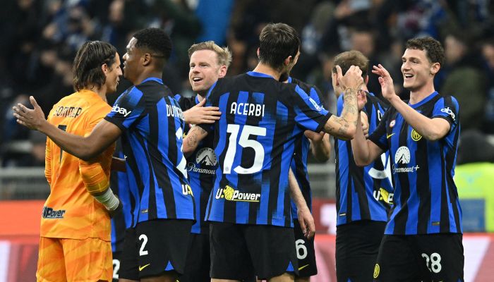 Inter Milan dẫn đầu cuộc đua vô địch