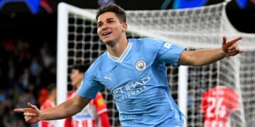 Erling Haaland vô duyên, Man City vẫn thắng đậm đối thủ