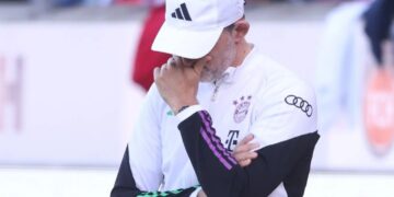 Thomas Tuchel nhận trận thua đầu tiên cùng CLB Bayern Munich