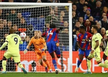 Cú sốc Arsenal mang đến tin cực vui cho Man Utd