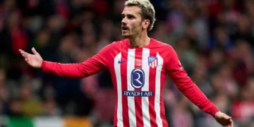 MU đề nghị mức lương gấp 3 lần để chiêu mộ Griezmann.