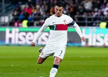 Ronaldo tiếp tục thiết lập kỷ lục ấn tượng trong màu áo ĐTQG