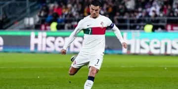 Ronaldo tiếp tục thiết lập kỷ lục ấn tượng trong màu áo ĐTQG