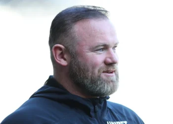 Rooney gây xôn xao khi chỉ định HLV mới cho MU.