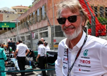 Với 25% cổ phần, Sir Jim sẽ có ảnh hưởng đáng kể đến Manchester United