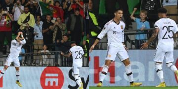 Quá cuồng Ronaldo, 1 fan ăn mừng tốt nghiệp đại học theo phong cách CR7