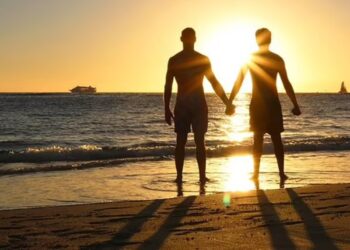 SỐC: 2 Sao Ngoại Hạng Anh thừa nhận yêu nhau, xứ sương mù chấn động