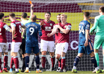 Điểm nhấn trận hoà kịch tính Burnley 1-1 Arsenal