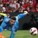 6 vụ Chuyển nhượng đổ bể vì những lý do không tưởng: Máy FAX hại De Gea