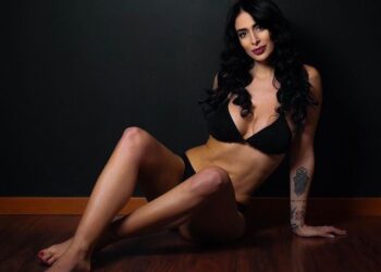 Alessia Messina: Tình nhân mới của Balotelli sở hữu 3 vòng nóng bỏng