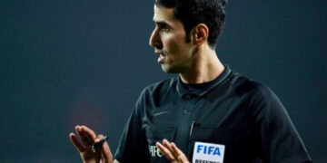 Chân dung ông Al-Adba Saoud Ali – Trọng tài bắt chính Việt Nam vs Thái Lan là ai?