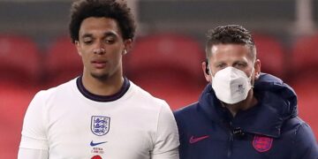 Alexander-Arnold chấn thương, Southgate và NHM tuyển Anh nói gì?