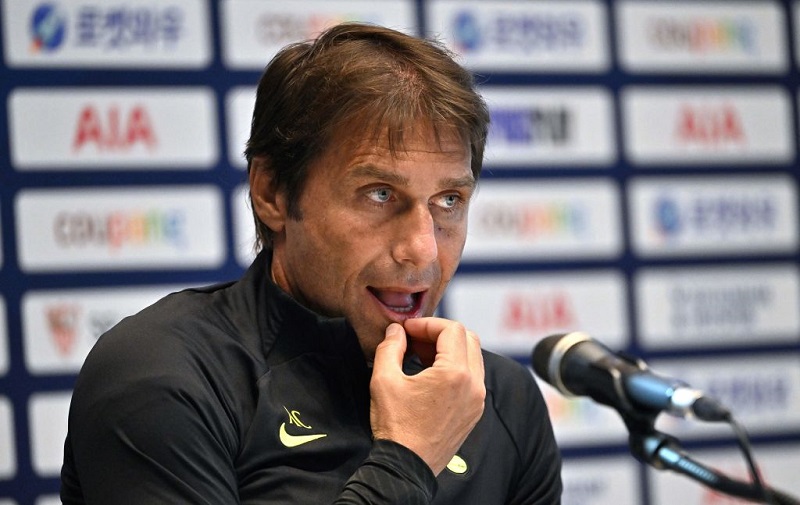 Antonio Conte nổi cáu vì tổ VAR