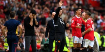 Thông điệp ấm lòng Antony gửi tới Ronaldo sau trận thắng Arsenal