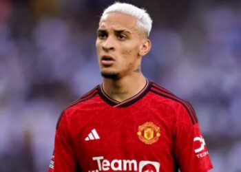 Sao Man United trở lại Anh, chuẩn bị hầu tòa vụ đánh đập bạn gái