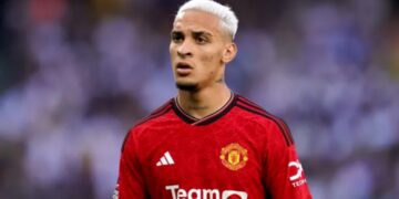 Sao Man United trở lại Anh, chuẩn bị hầu tòa vụ đánh đập bạn gái