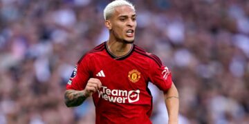 Antony nói gì sau khi bị MU treo giò vô thời hạn bởi cáo buộc hành hung?