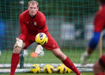 7 cầu thủ cao nhất thế giới, Crouch “mất tích” trong danh sách này