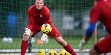 7 cầu thủ cao nhất thế giới, Crouch “mất tích” trong danh sách này