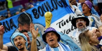 CĐV Argentina bán nhà đến Qatar xem World Cup 2022