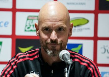 NÓNG: Theo dõi MU đấu Liverpool, bom tấn “gửi lời chào” đến Erik ten Hag