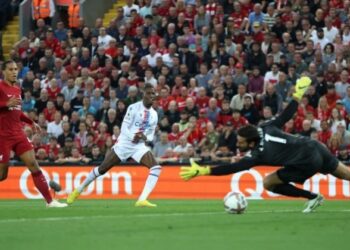 1 Sao Liverpool báo tin dữ, Klopp càng thêm đau đầu trước cuộc đấu MU