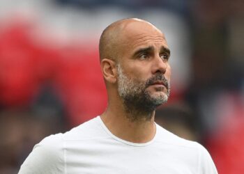 3 trụ cột Man City bị cấm đến Mỹ, Pep Guardiola điên tiết nói 1 điều