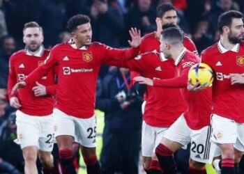 2 Sao Man Utd bị chỉ trích thậm tệ sau trận hòa Leeds