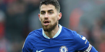 Sau Brighton, Arsenal tiếp tục “dòm ngó” tiền vệ Chelsea