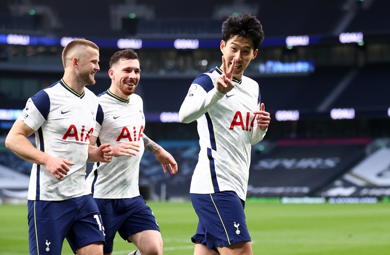 Tottenham áp sát top 4