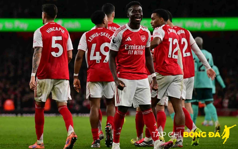 ao-cau-lac-bo-arsenal-co-gi-dac-biet